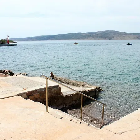 With A Parking Space Starigrad Guest house