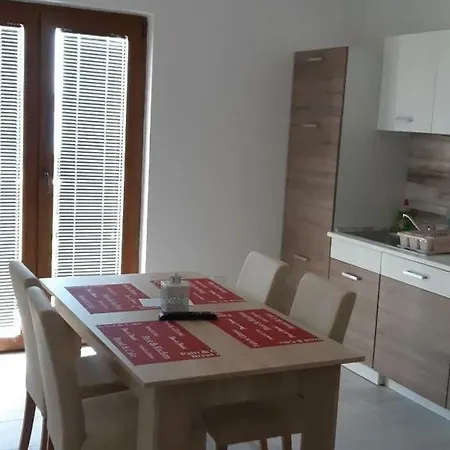 With A Parking Space Starigrad Guest house 2*