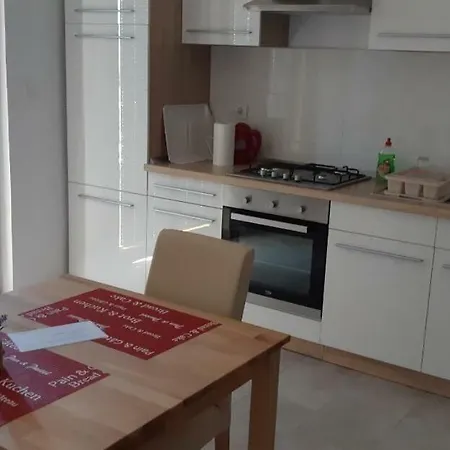 With A Parking Space Starigrad Гостевой дом 2*