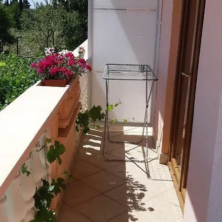 With A Parking Space Starigrad Гостевой дом 2*